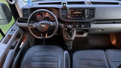 Big Rhino – Vw crafter Off-grid campervan