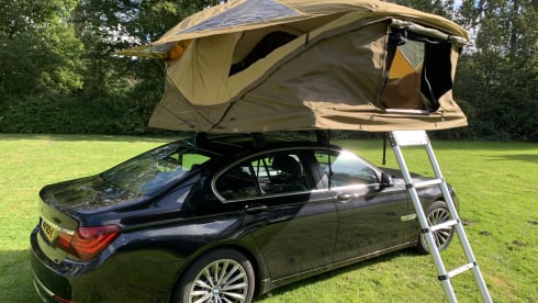 Happy Bimmer Rooftop Tent – Reliable BMW 740d with very large Thule roof tent and complete inventory