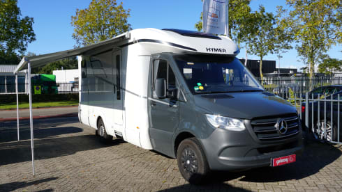 4p Hymer camper