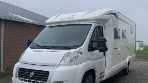 beautiful spacious camper with xxl garage