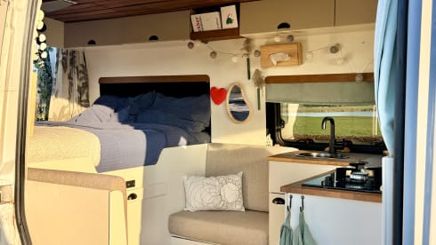 Wildkamperen, off-grid leven, eindeloze vrijheid 🌲🌞 ga waar je wilt, wanneer je wilt, zonder afhankelijk te zijn van campings of stroompunten! – 🔋🌞 Zelfvoorzienende Fiat camper met 3 zitplaatsen, klaar voor avontuur!