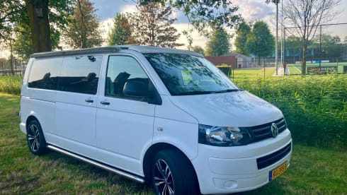 4p Volkswagen bus from 2014