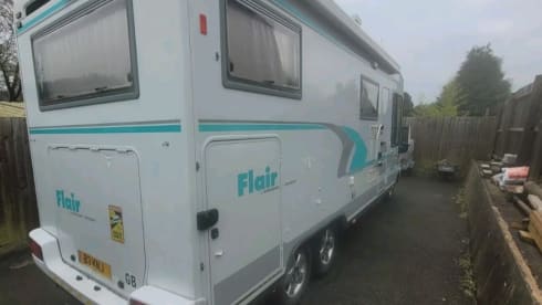 5 berth Niesmann + Bischoff integrated from 2002