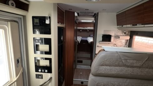 Luxe Adria Coral-enkele bedden-volledig uitgerust