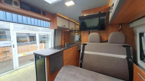 Stijn – Luxury Pössle Bus Camper from 2021 - Including 2 electric bicycles & air conditioning 