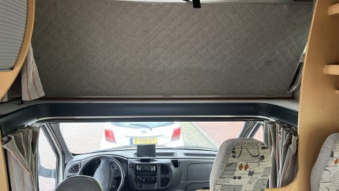 6-person family camper (Ford Granduca 77)