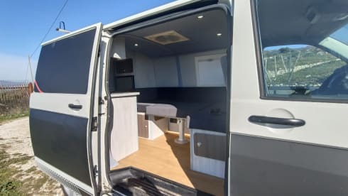 Vanity Van Fabulous T5