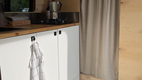 CosyCabin on Wheels – Brand New 3p Renault Master Campervan (2025) 