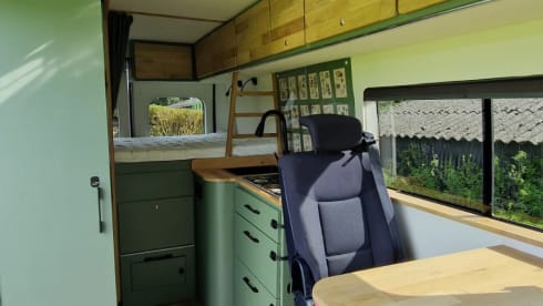 2p Peugeot bus from 2016