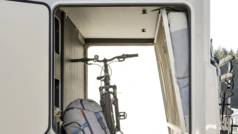 6 berth motorhome Roller Team Zafiro 675