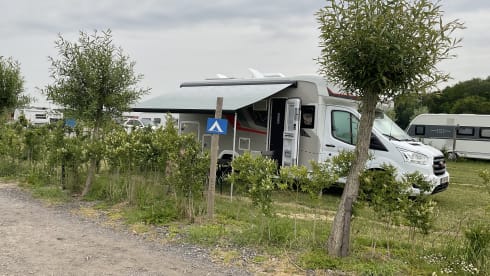 4p Challenger semi-integrated model 2023-limited edition