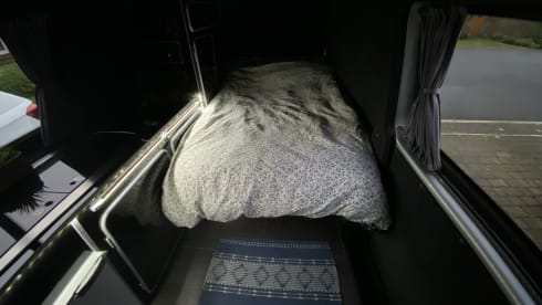 Jeff – Jeff- 4 Berth Volkswagen Campervan - New Professional Conversion