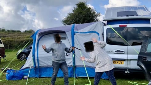 Trevor – Camper Renault a 4 posti letto (2016)