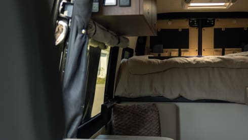 De Suite – 3p Mercedes-Benz campervan from 2024