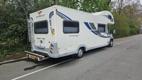 Basia. – 6 berth 6 passengers Bailey Approach on Peugeot Boxer