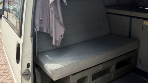 4-seater Volkswagen bus from 1992