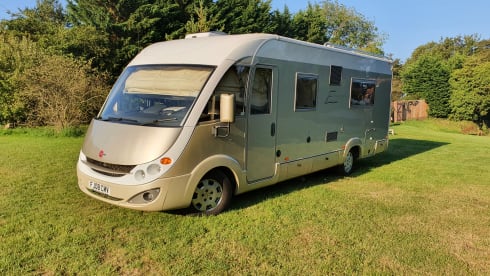 Bernie G – Luxurious and spacious high quality German built integrated motorhome