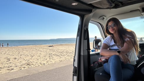 Vantastic – 4 berth Volkswagen campervan from 2007