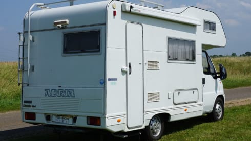 The White Camper – 4 persoons Fiat Ducato camper