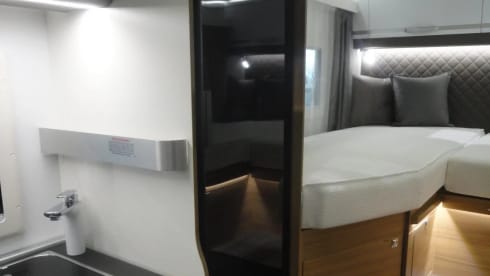 BONVOYAGE – 4p Adria Mobil semi-integrated from 2021