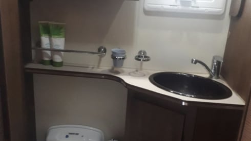 Arthur – Motorhome/tiny home to rent