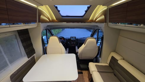 5p Adria Mobil semi-integrated uit 2016