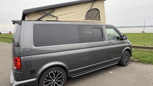 Dream chaser  – Autobus Ford a 6 posti letto del 2007