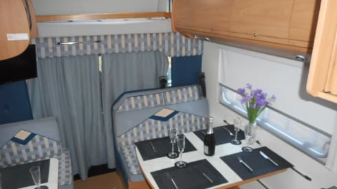 EASY 4 MOTORHOME HIRE JUST TURN UP AND GO