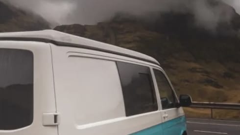 Tilly – Rox Campers - Luxury 4 Berth VW T6 Campervan with Night heater