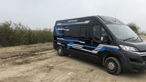 Charlie – Citroën-Bus mit 3 Schlafplätzen aus dem Jahr 2018