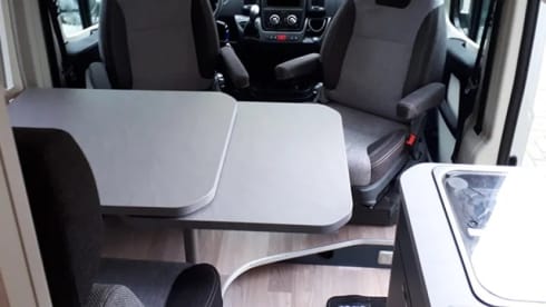 C03 – 2-Personen-Knaus-Bus aus dem Jahr 2018