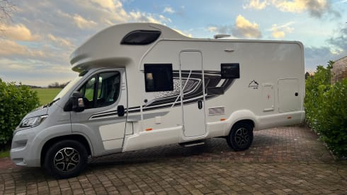 EDGE 476 - VKA – Swift EDGE 476 VKA met 4-6 slaapplaatsen