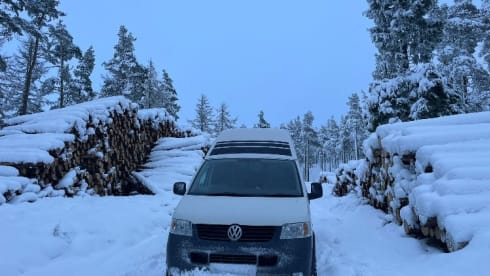 Nevis – 2 berth Volkswagen campervan 4x4 from 2009