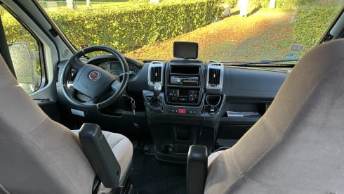 Malibu bus camper for 2 persons