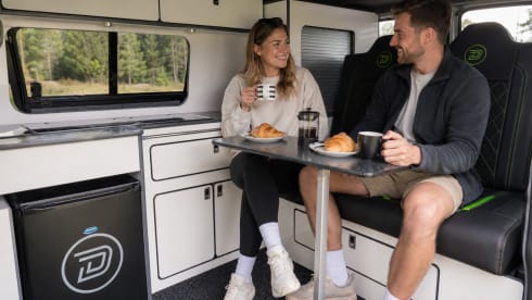 The Greenline Escape – Reine élégante : Volkswagen Campervan (4 couchages)