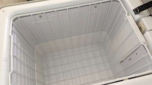 Anneliese  – Ford Transit self-conversion 2.00*1.40 longitudinal bed all-wheel drive 