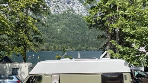 Jacky – Hip and fully equipped camper bus!