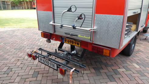 Harrie – Harrie - Fire brigade camper Mercedes 4-p