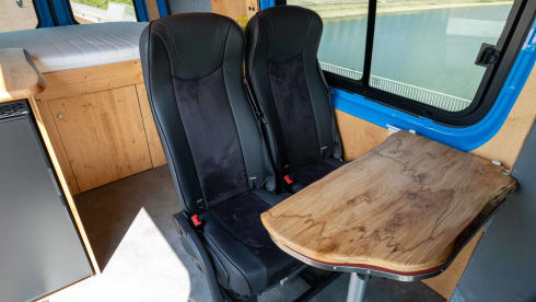 4p Mercedes-Benz bus from 2023