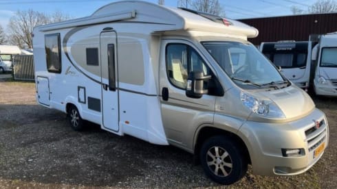 4p Bürstner semi-integrated uit 2013