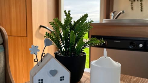 Henry's Motorhome Holidays  – 6 berth Bailey semi-integrated from 2017