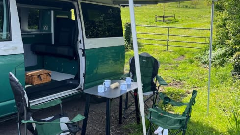 Curly – 4 berth Volkswagen Transporter Campervan from 2022