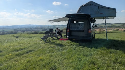 Blu – Dog Friendly CamperVan 