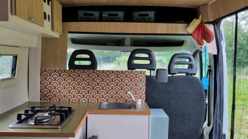 2p Peugeot bus from 2018