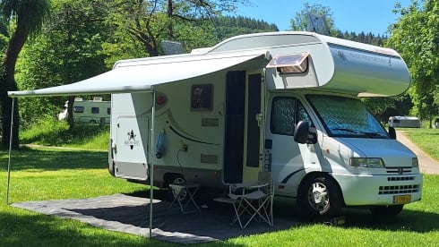 Dethleffs gezincamper 4 personen met airconditioning.  – 5p Dethleffs Alcove from 2001
