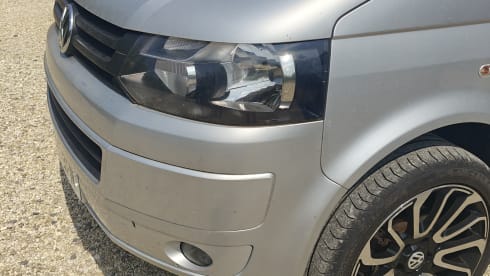Ellice Mary – Camper Volkswagen a 4 posti letto del 2013