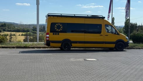 Vantastic 906 X-Adventure – 4p Mercedes-Benz bus from 2015