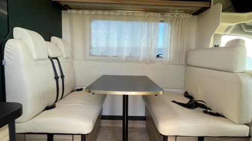 Queen L – Nieuwe Rimor camper voor 6