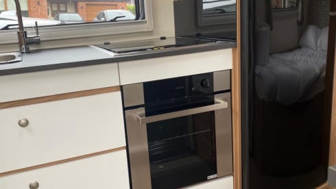 Bailey semi-integrato a 4 posti letto del 2018