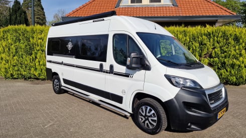 Witte Willem – 2p Peugeot bus uit 2016